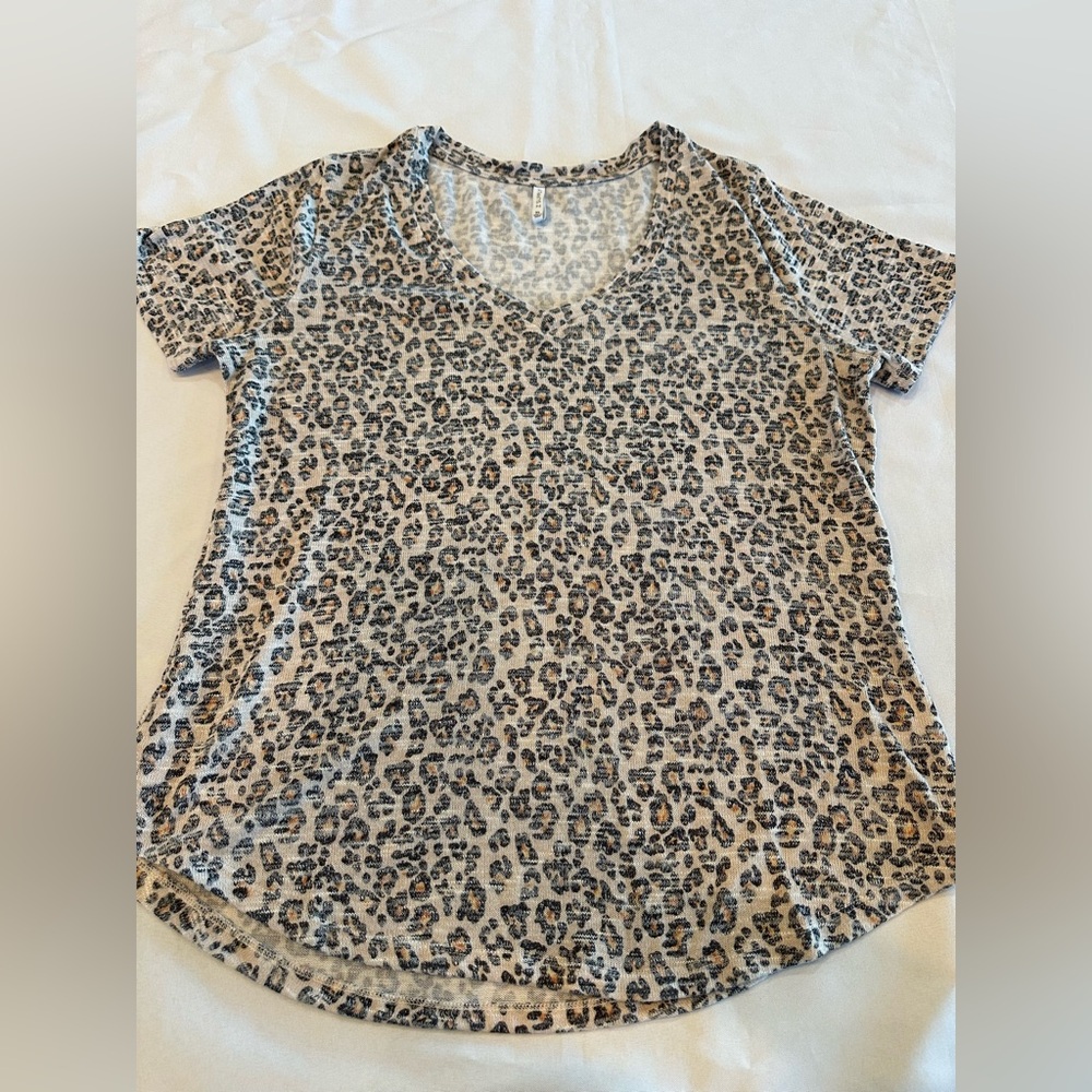 Z Supply Cheetah Short Sleeve T-Shirt Size XL